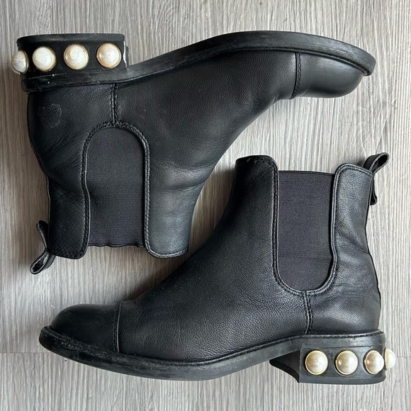 [6.5] Louise Et Cie Classic Black Leather Chelsea Boot Gold & Pearl Hardware - Picture 2 of 13